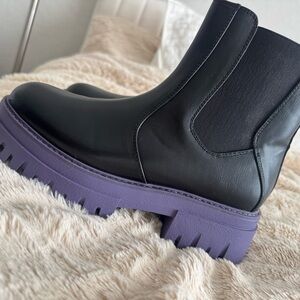 BLACK LIMELIGHT Womens Kamila Chelsea Ankle Boots, Black with Purple Sole, US 8